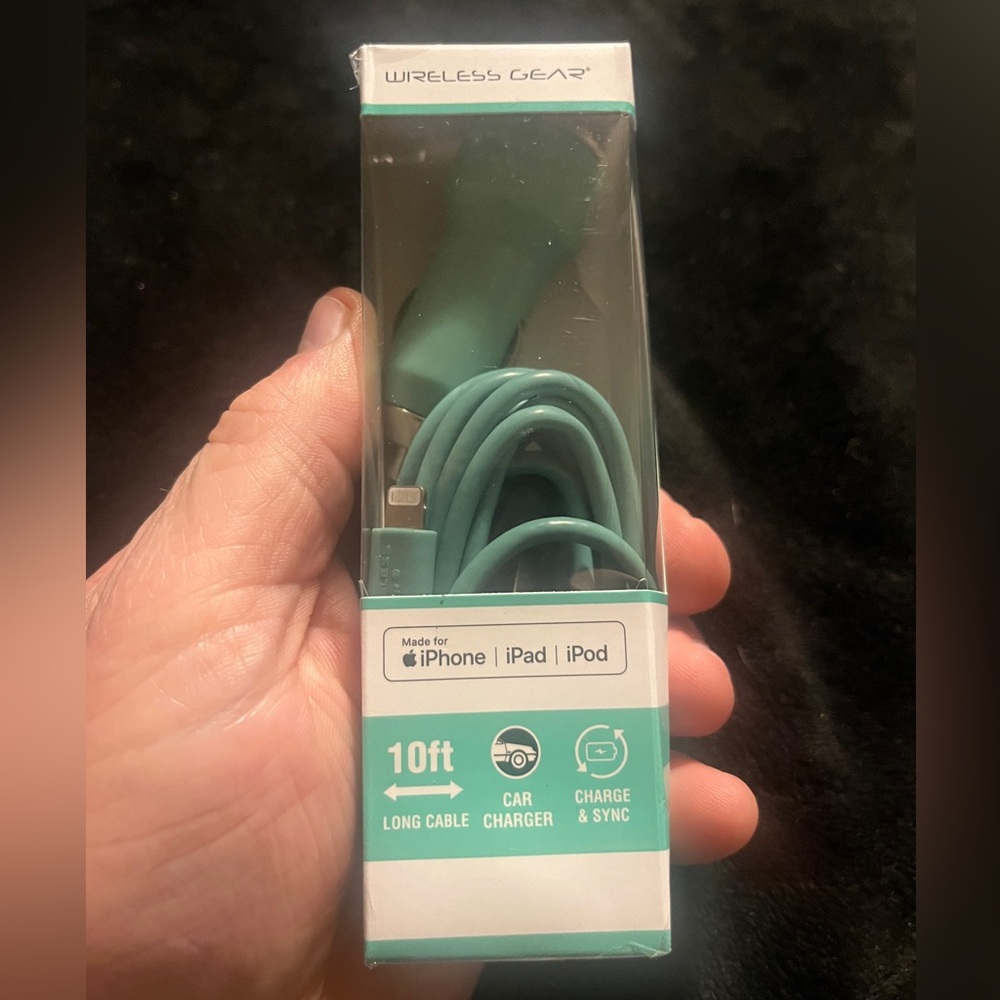 Wireless Gear 10’ Lightning Cable With Car charger Mint For IPhone | New